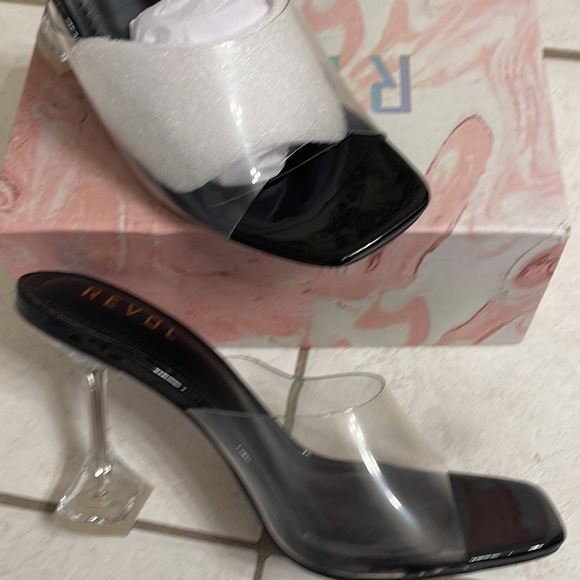 Black heels with Clear strap and Clear heel size 8 - Picture 3 of 3
